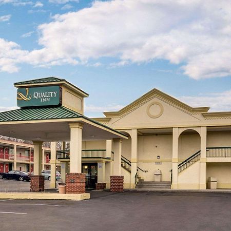 Quality Inn Takoma Park Bagian luar foto