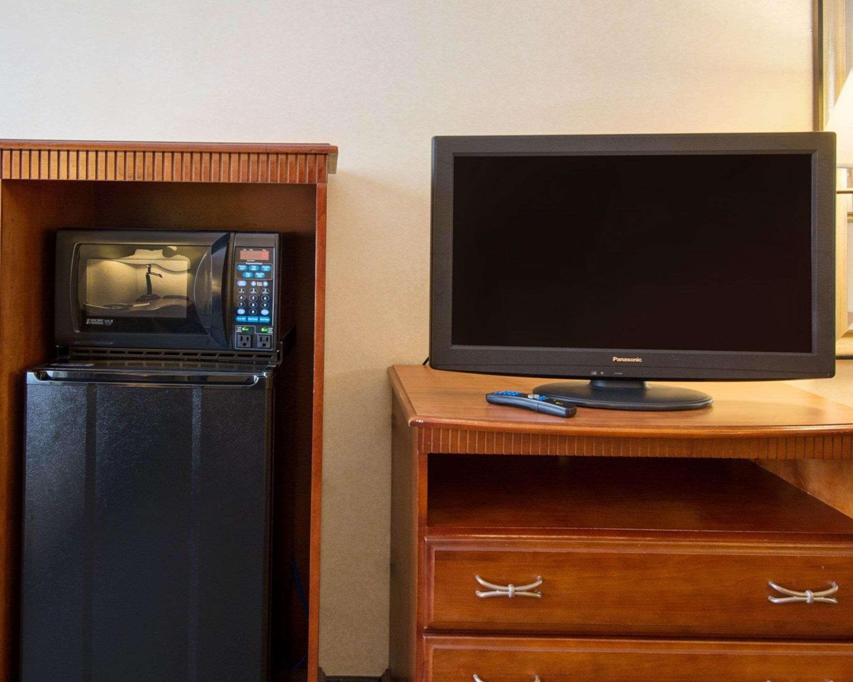 Quality Inn Takoma Park Bagian luar foto