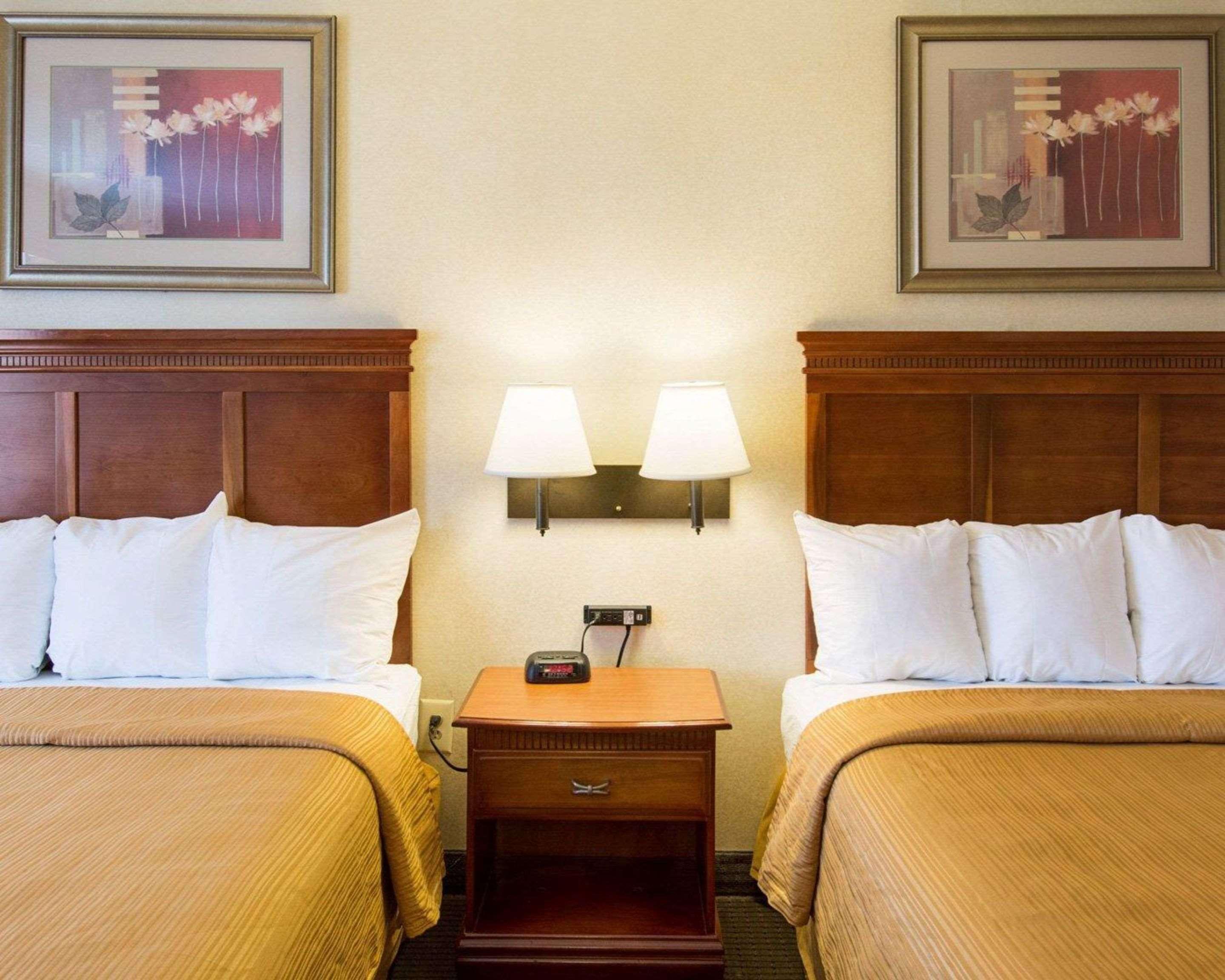 Quality Inn Takoma Park Bagian luar foto