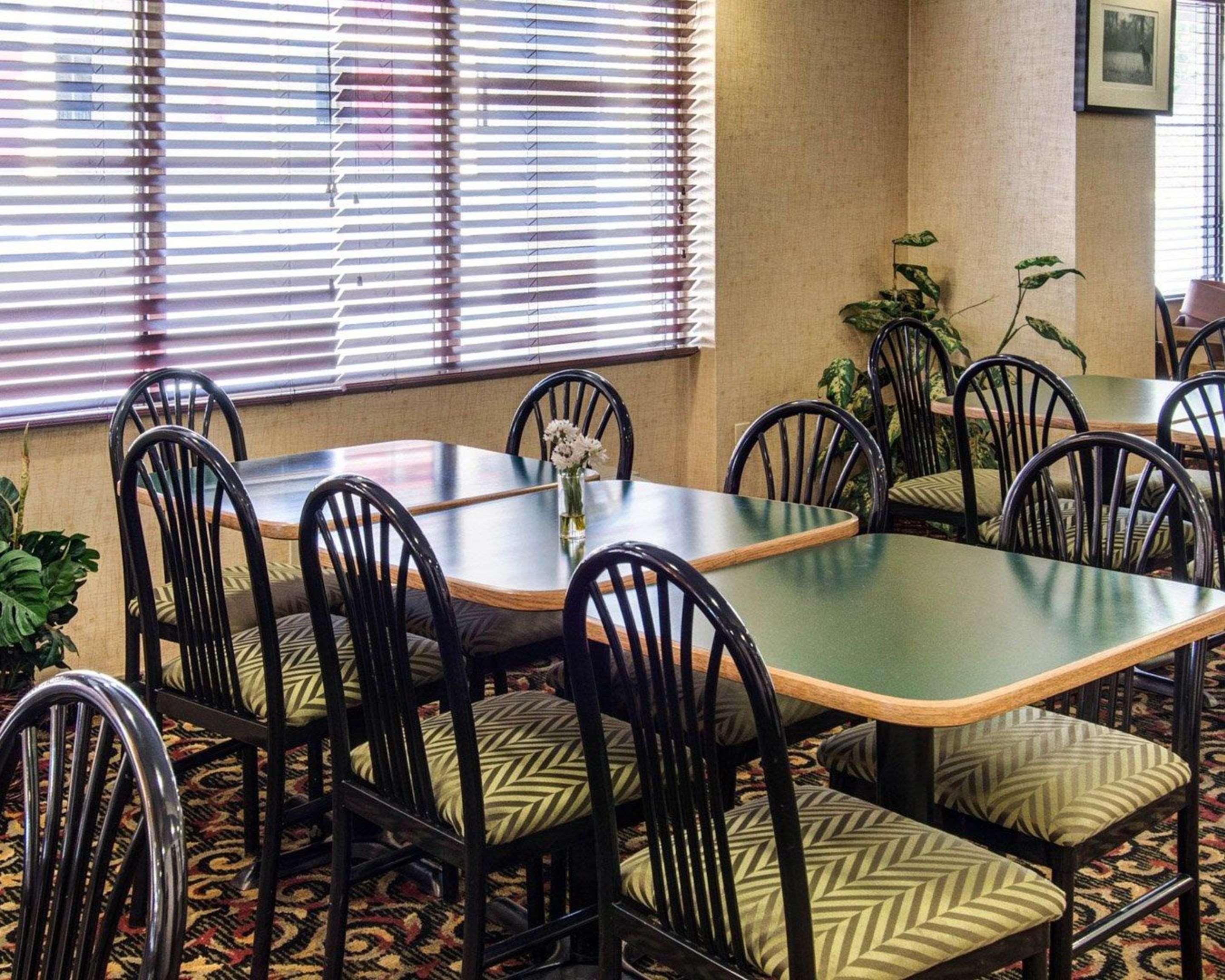 Quality Inn Takoma Park Bagian luar foto
