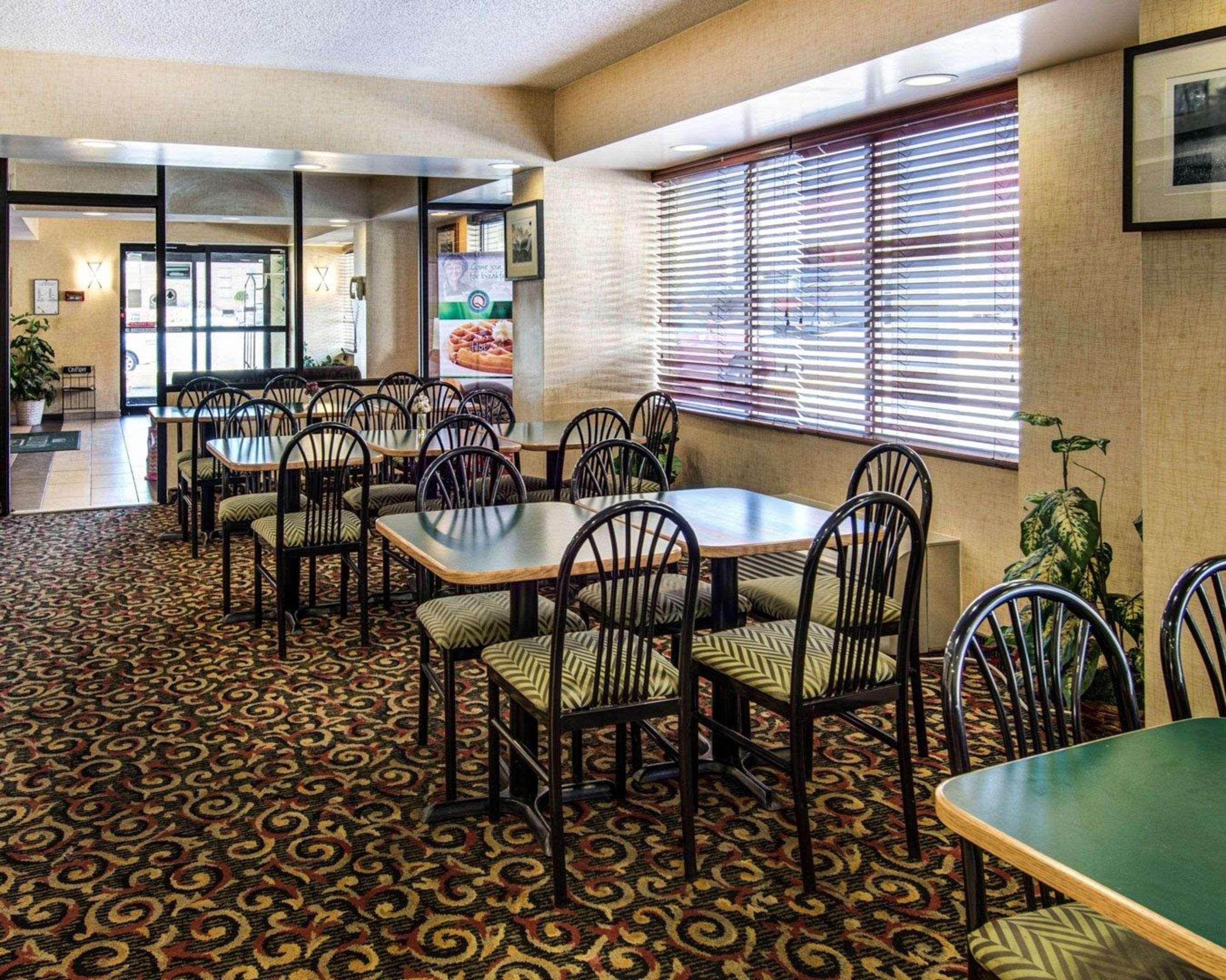 Quality Inn Takoma Park Bagian luar foto