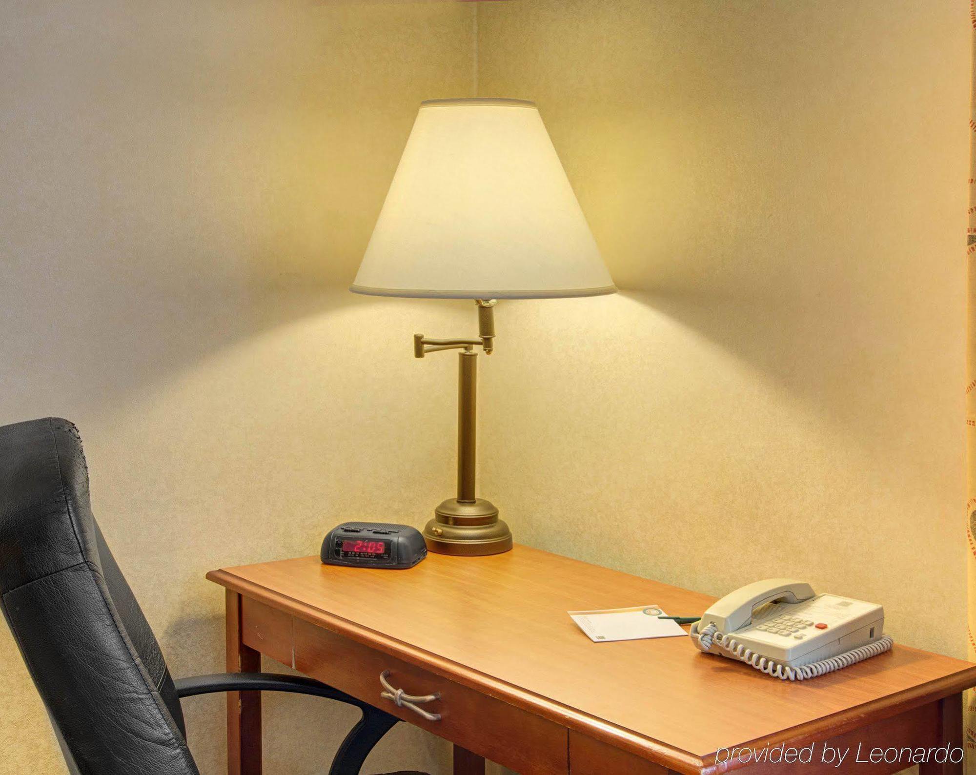 Quality Inn Takoma Park Bagian luar foto