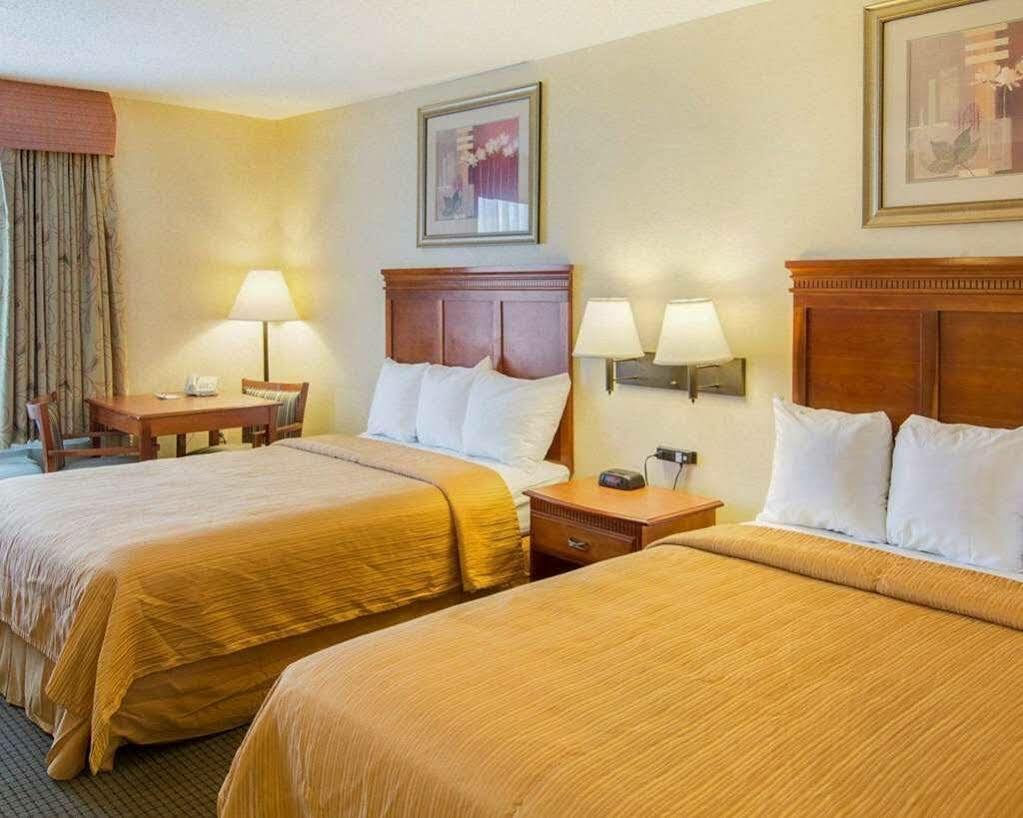 Quality Inn Takoma Park Bagian luar foto
